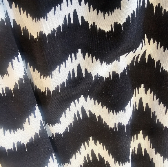 Timing Black & White Chevron Print Sleeveless Top Style XL - Picture 2 of 8